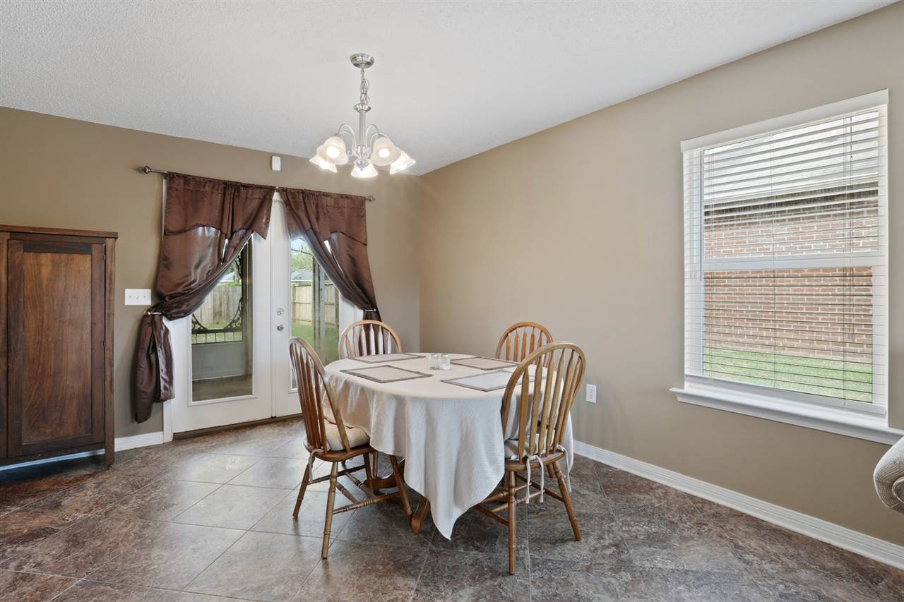 1695 Abbey Loop Foley, AL 36535 - Photo 3 of 11