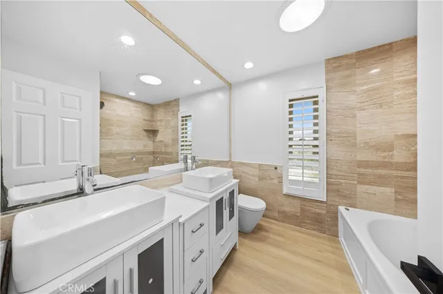 $2,398,000 | 12 Oakdale, Irvine, CA 92604