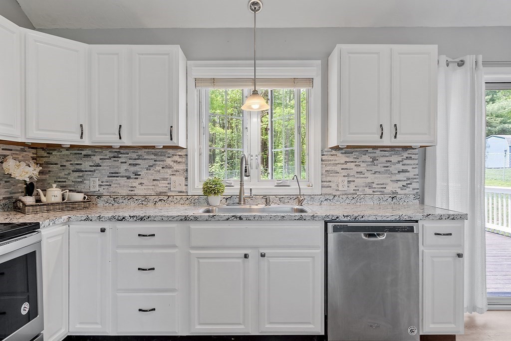55 A Mason Road Dudley, MA 01571 - Photo 3 of 32