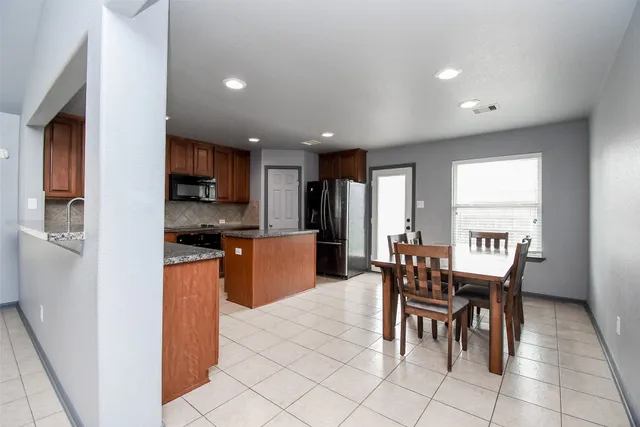 $304,000 | 1805 Foxglove Drive, La Porte, TX 77571