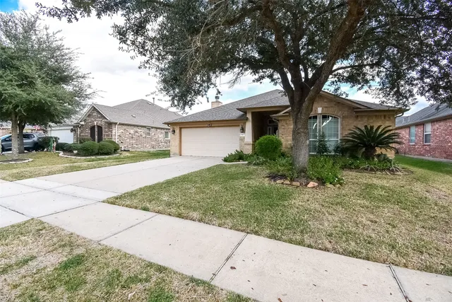 $304,000 | 1805 Foxglove Drive, La Porte, TX 77571