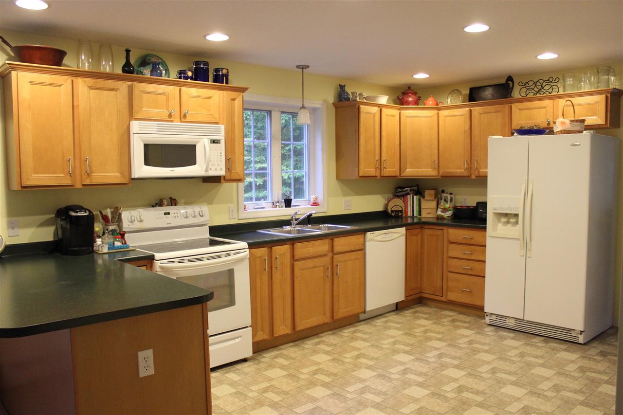 8 Tayla Way Nottingham, NH 03290 - Photo 3 of 34 Gallery Image 3