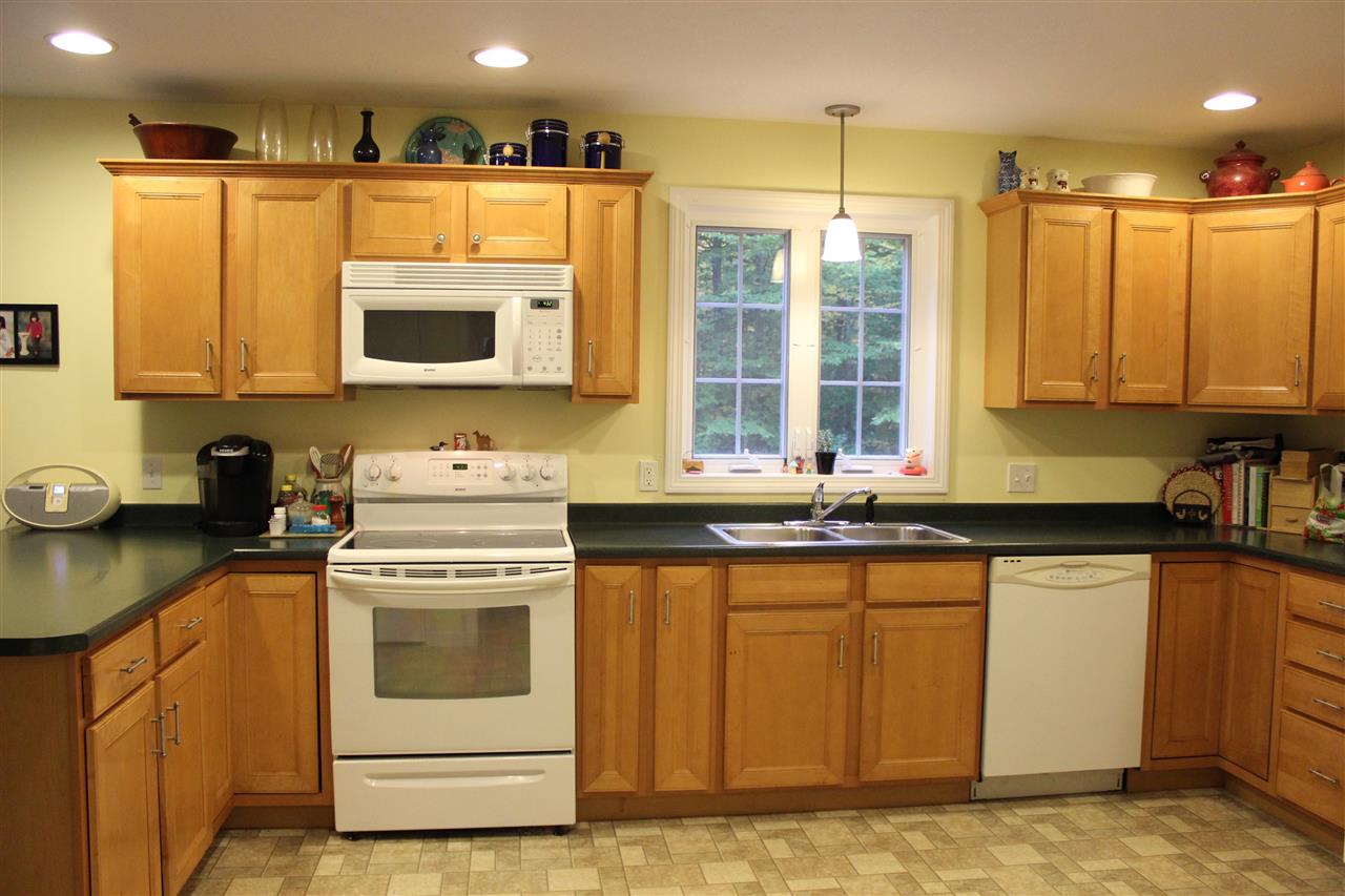 8 Tayla Way Nottingham, NH 03290 - Photo 4 of 34 Gallery Image 4
