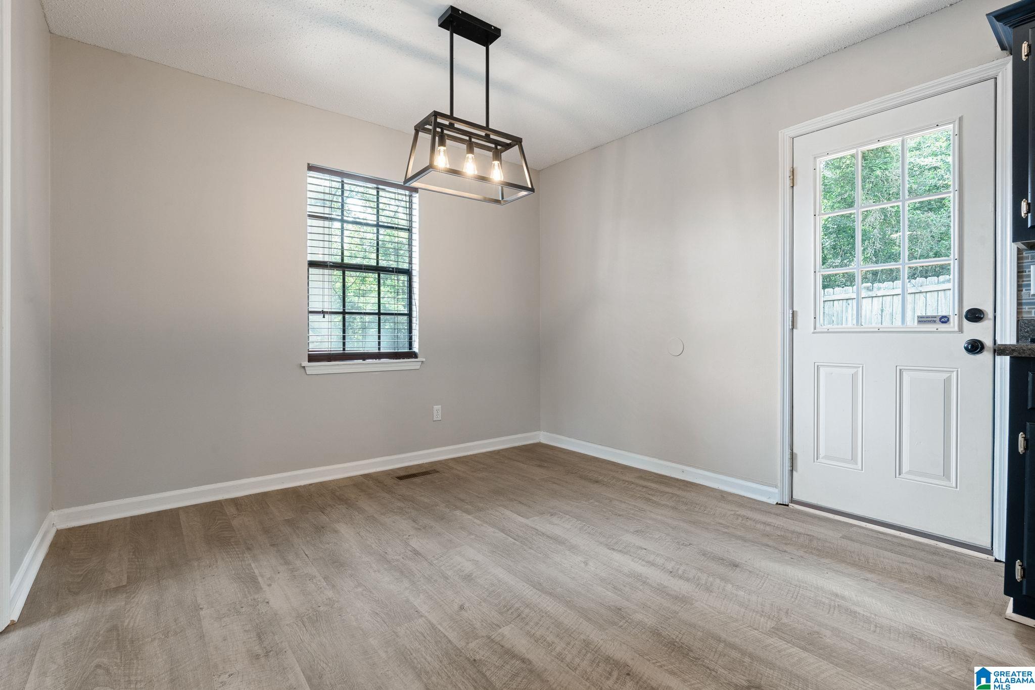 513 Bennett Drive Alabaster, AL 35007 - Photo 8 of 40