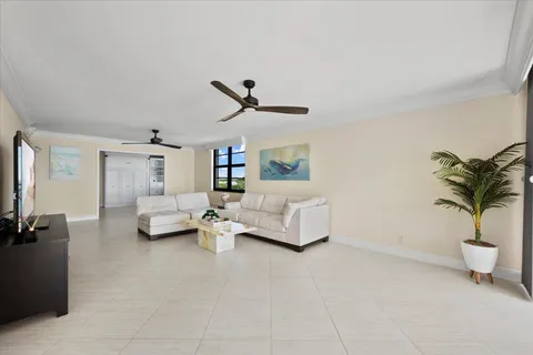 $949,900 | 911 Ocean Drive, Unit 506, North Palm Beach, FL 33408