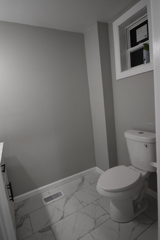 34 Collins Street Springfield, MA 01109 - Photo 19 of 35