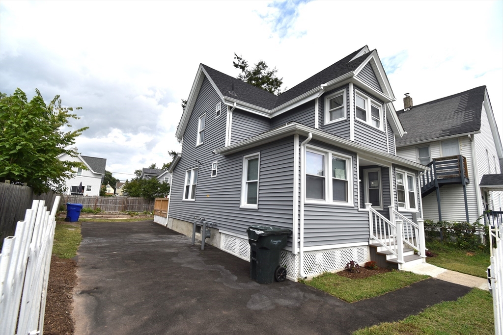 34 Collins Street Springfield, MA 01109 - Photo 2 of 35
