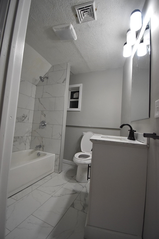 34 Collins Street Springfield, MA 01109 - Photo 24 of 35