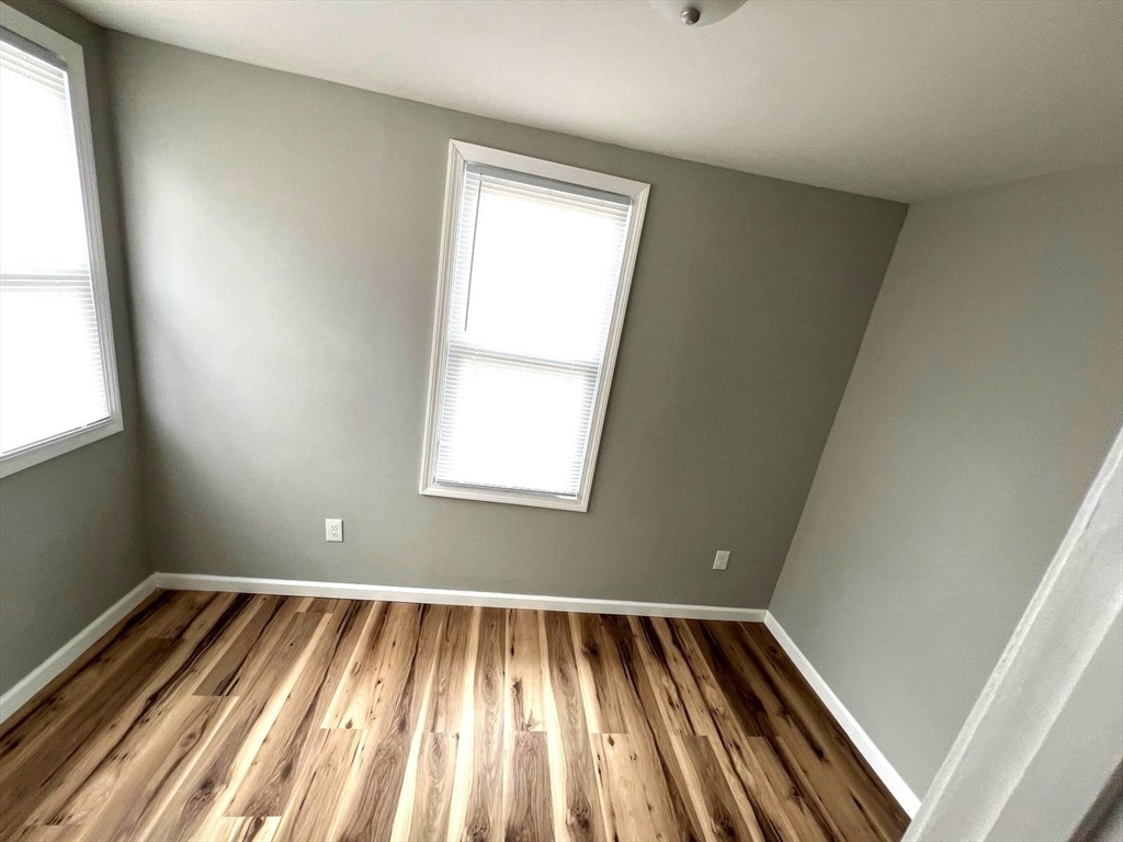 34 Collins Street Springfield, MA 01109 - Photo 27 of 35
