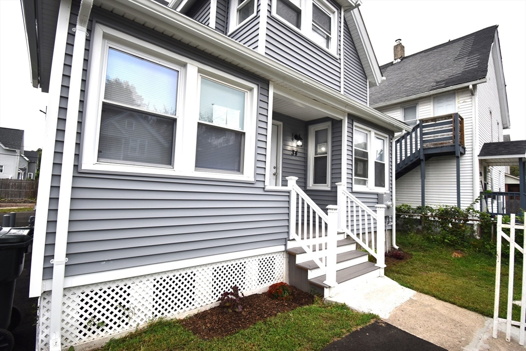 34 Collins Street Springfield, MA 01109 - Photo 3 of 35