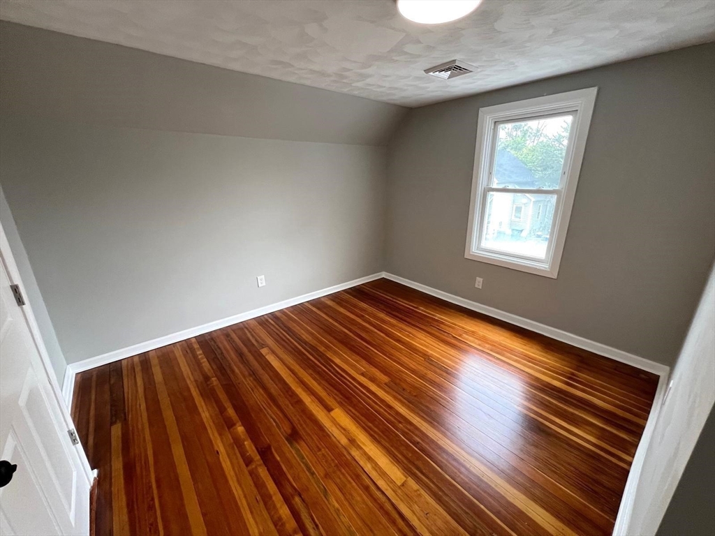 34 Collins Street Springfield, MA 01109 - Photo 32 of 35