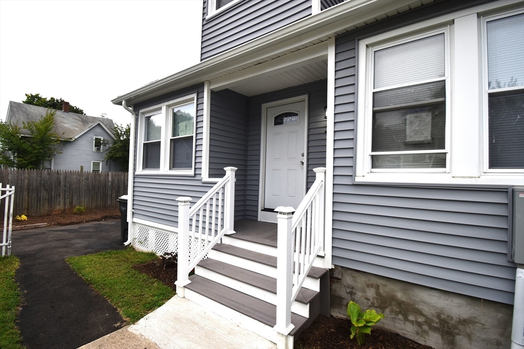 34 Collins Street Springfield, MA 01109 - Photo 4 of 35
