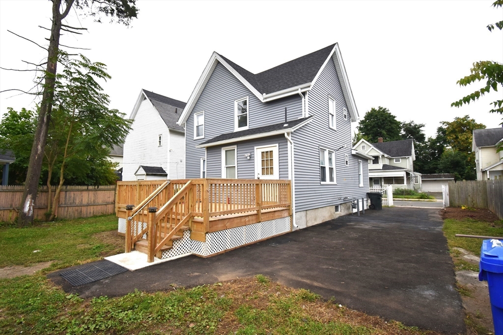 34 Collins Street Springfield, MA 01109 - Photo 5 of 35