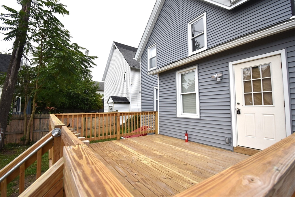 34 Collins Street Springfield, MA 01109 - Photo 9 of 35