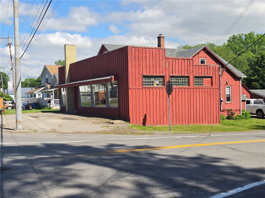 8392 Ridge Road Gasport, NY 14067 - Photo 1 of 19