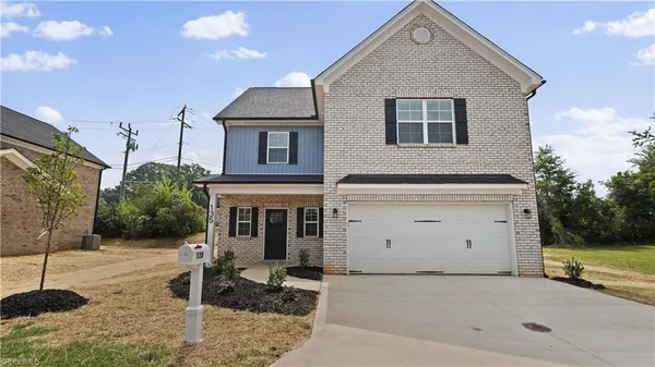 $311,900 | 135 Glasmere Court, Winston-Salem, NC 27101