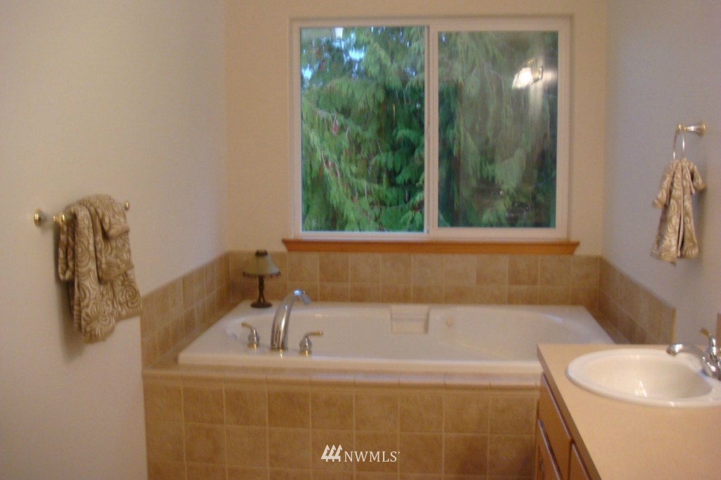 81 Erving Jacobs Road Port Angeles, WA 98362 - Photo 11 of 15 Gallery Image 11