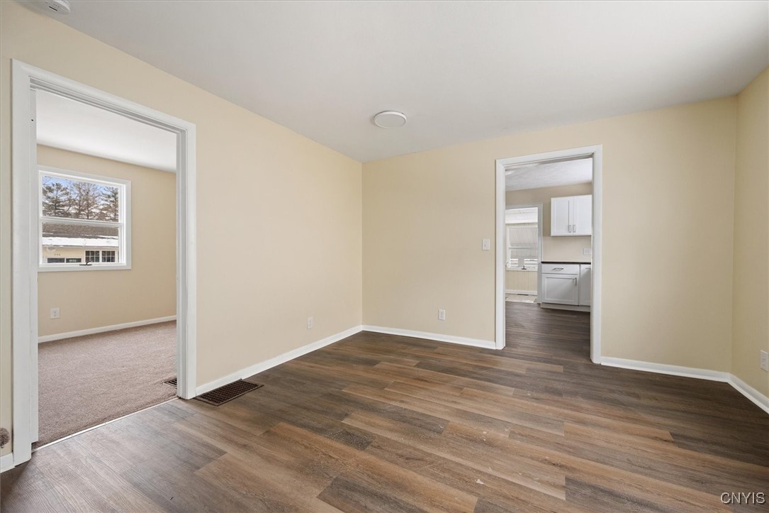 546 Stone Street Oneida, NY 13421 - Photo 4 of 33