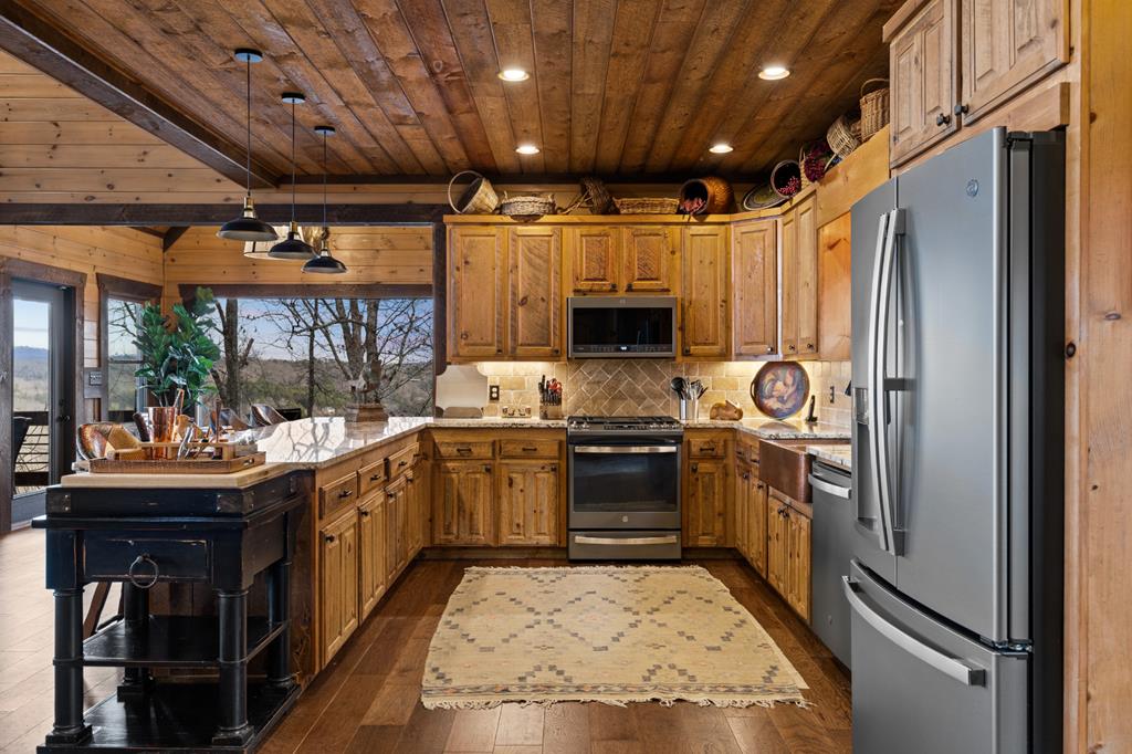 355 West Shalom Court Blue Ridge, GA 30513 - Photo 8 of 44