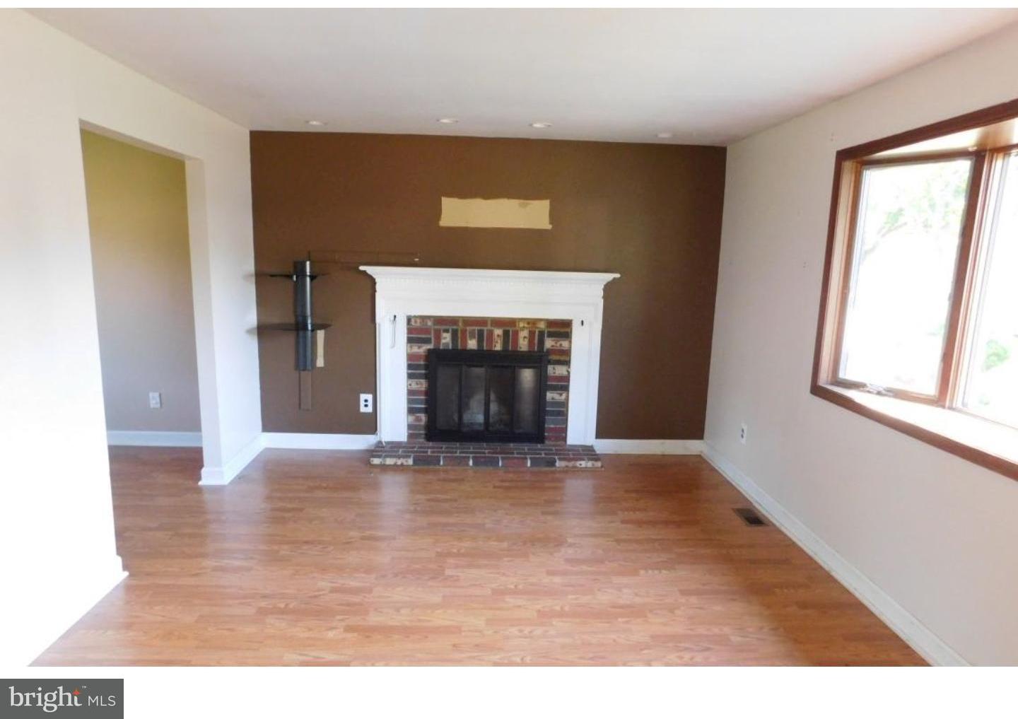 308 Tenby Chase Drive Riverside, NJ 08075 - Photo 3 of 13 Dining Room