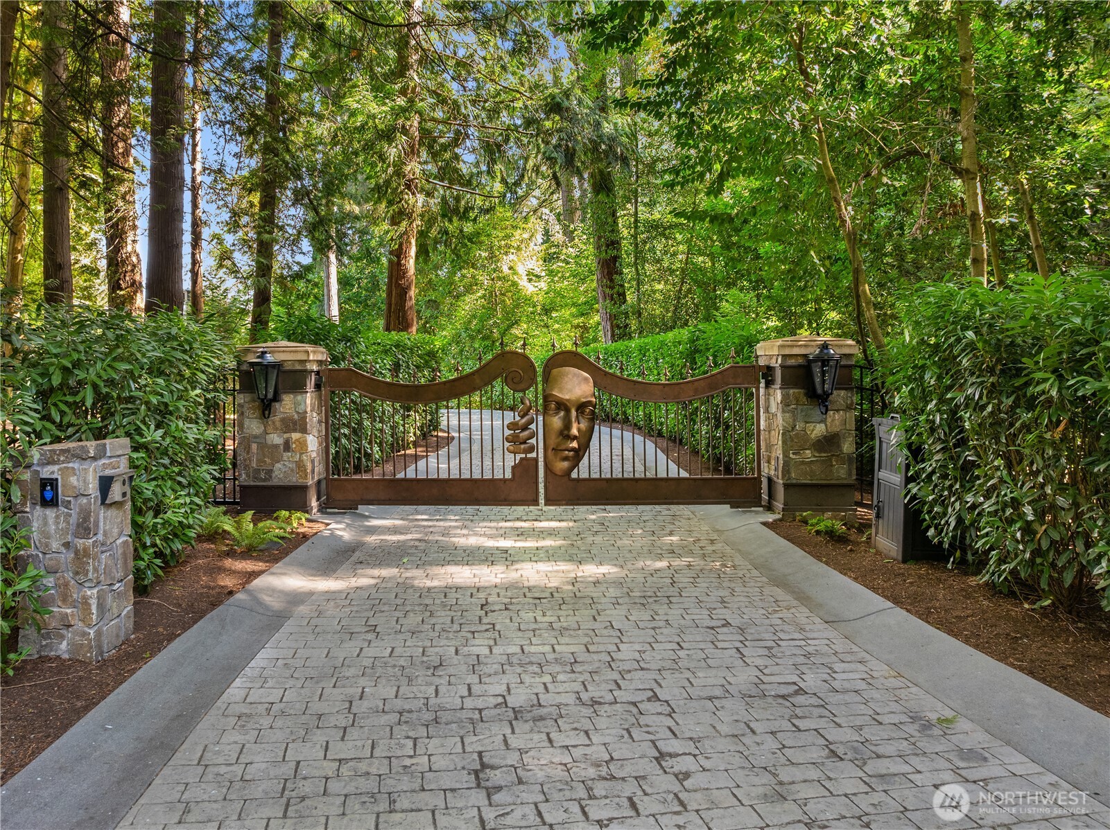 3600 Hunts Point Road Bellevue, WA 98004 - Photo 3 of 14 Gallery Image 3