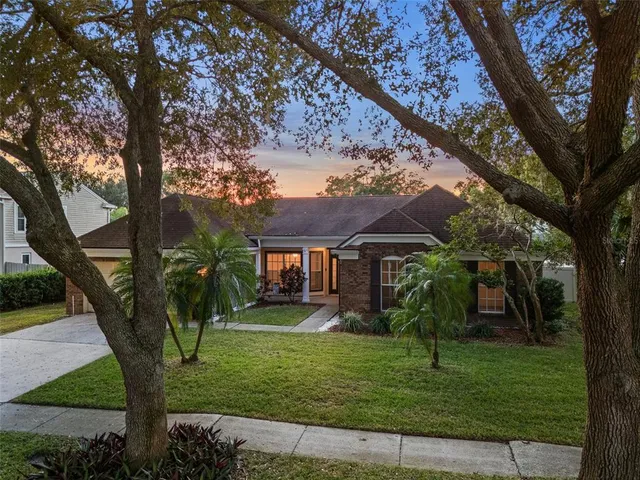 a view of a yard in front of house