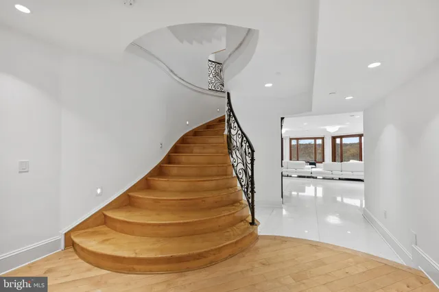 $17,198,000 | 612 Rivercrest Drive, McLean, VA 22101