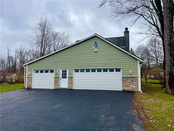 $349,900 | 1 Hickory Way, Sweden, NY 14420