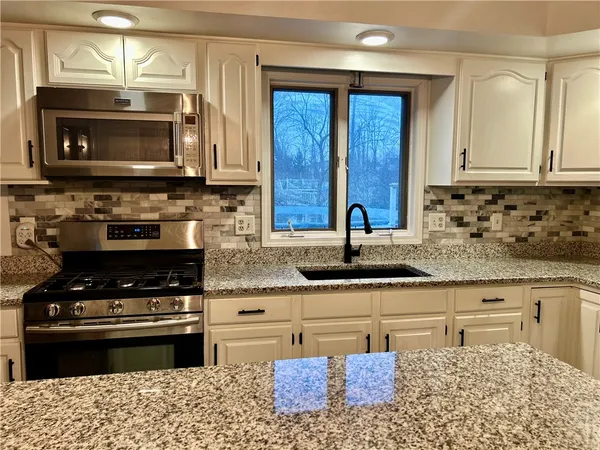 $349,900 | 1 Hickory Way, Sweden, NY 14420