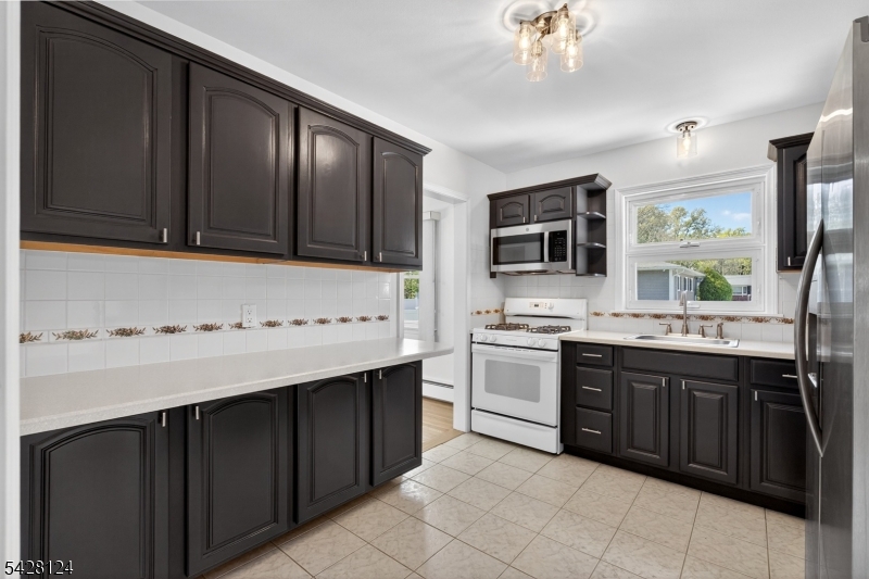 36 Charles Street Clark, NJ 07066 - Photo 11 of 40