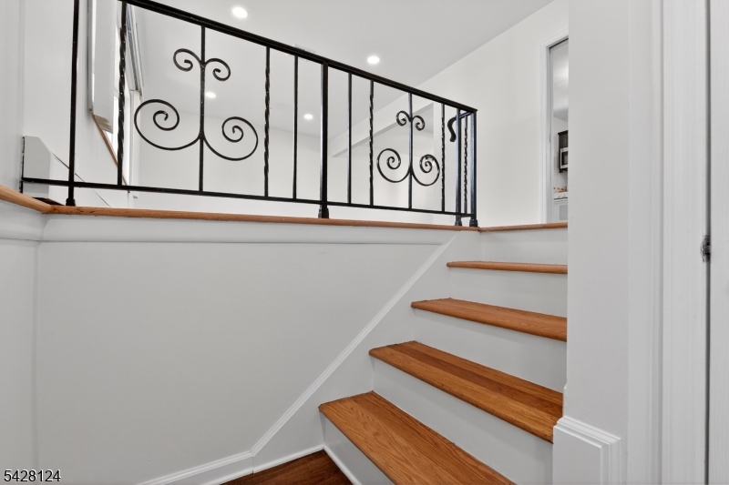 36 Charles Street Clark, NJ 07066 - Photo 18 of 40