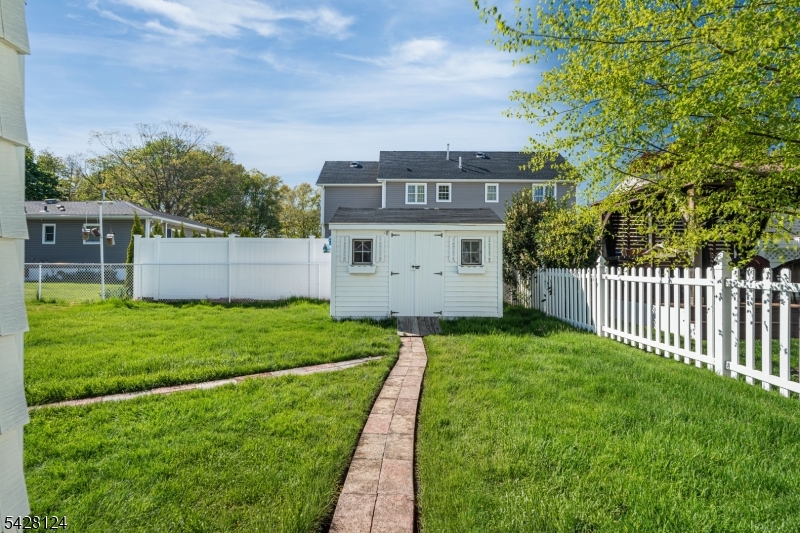 36 Charles Street Clark, NJ 07066 - Photo 29 of 40