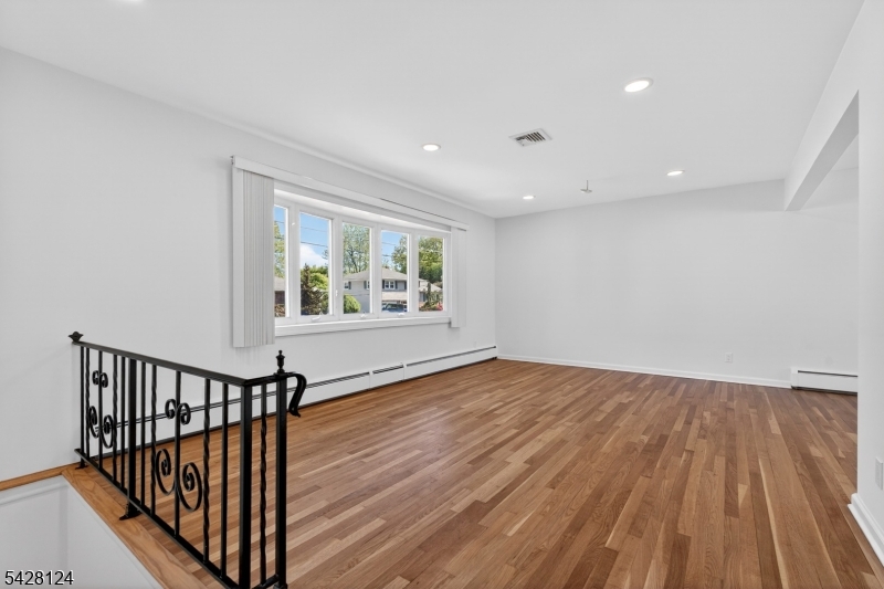 36 Charles Street Clark, NJ 07066 - Photo 4 of 40