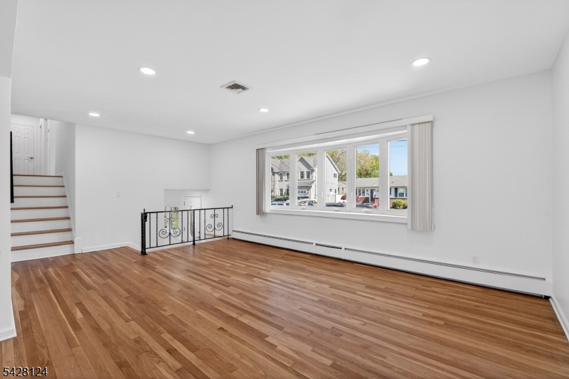36 Charles Street Clark, NJ 07066 - Photo 5 of 40