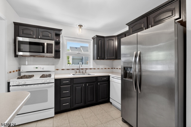 36 Charles Street Clark, NJ 07066 - Photo 10 of 40