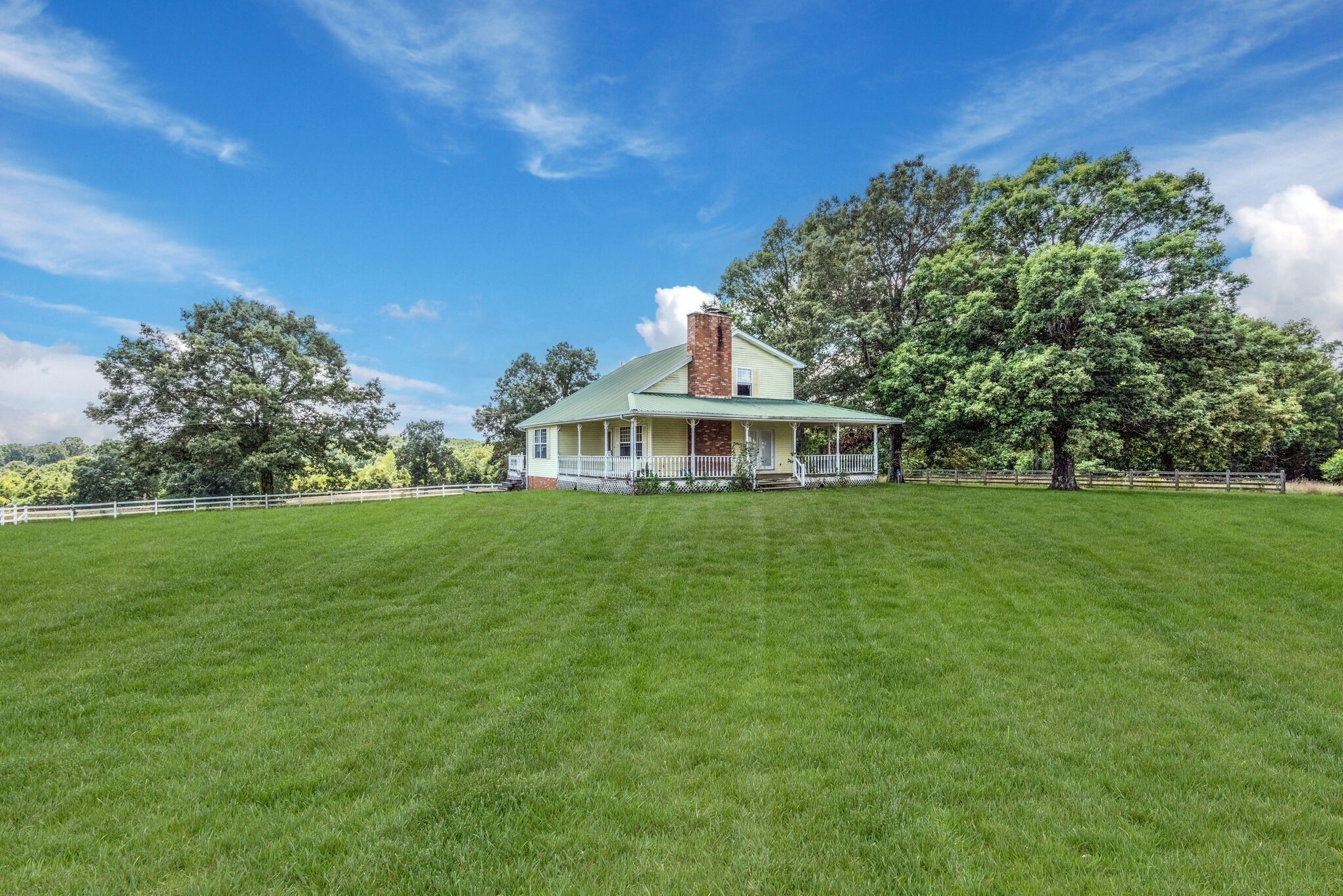 2385 Sylvia Road Dickson, TN 37055 - Photo 22 of 46 a front view of a house with garden