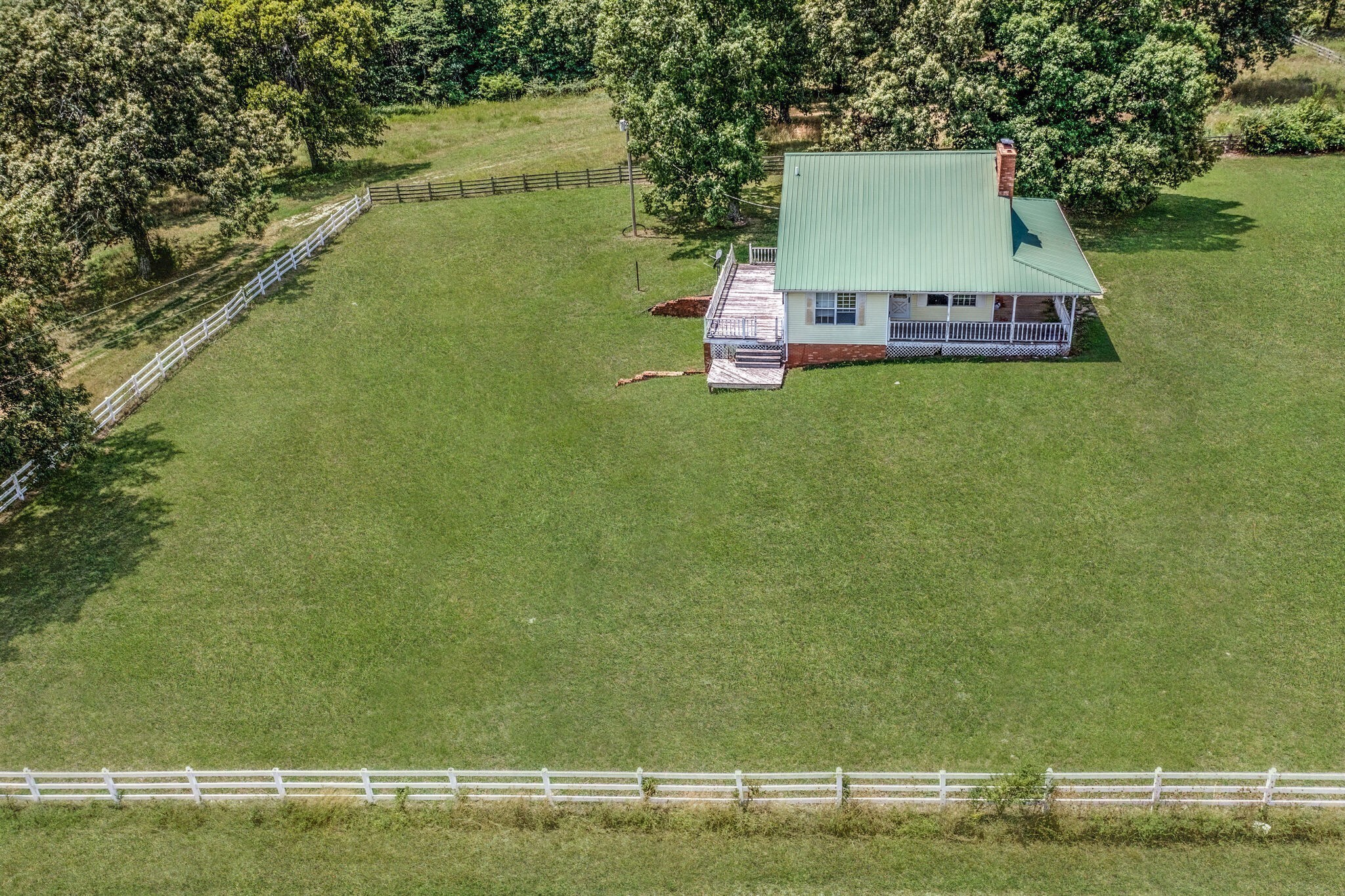 2385 Sylvia Road Dickson, TN 37055 - Photo 33 of 46 a view of a swimming pool with a yard