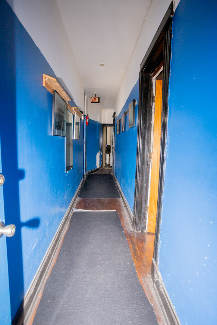 6049 South Champlain Avenue Chicago, IL 60637 - Photo 32 of 46 a view of an entryway