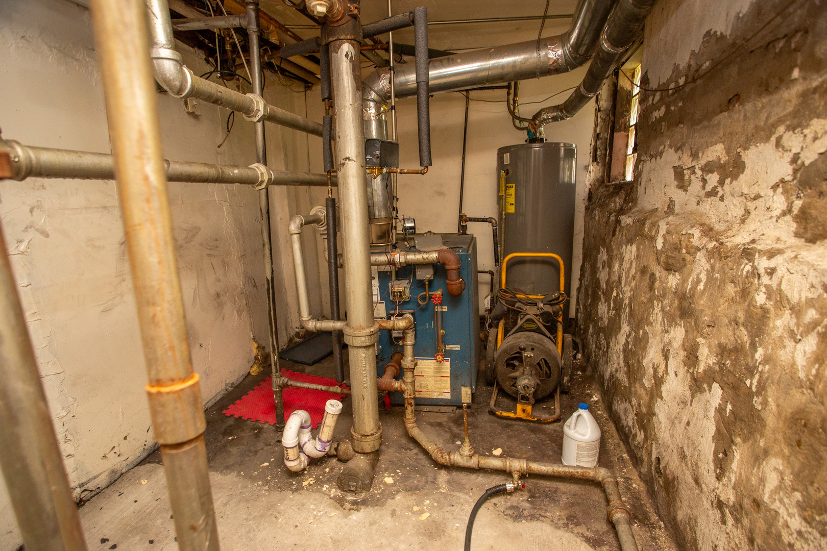 6049 South Champlain Avenue Chicago, IL 60637 - Photo 40 of 46 a view of a room with gym equipment