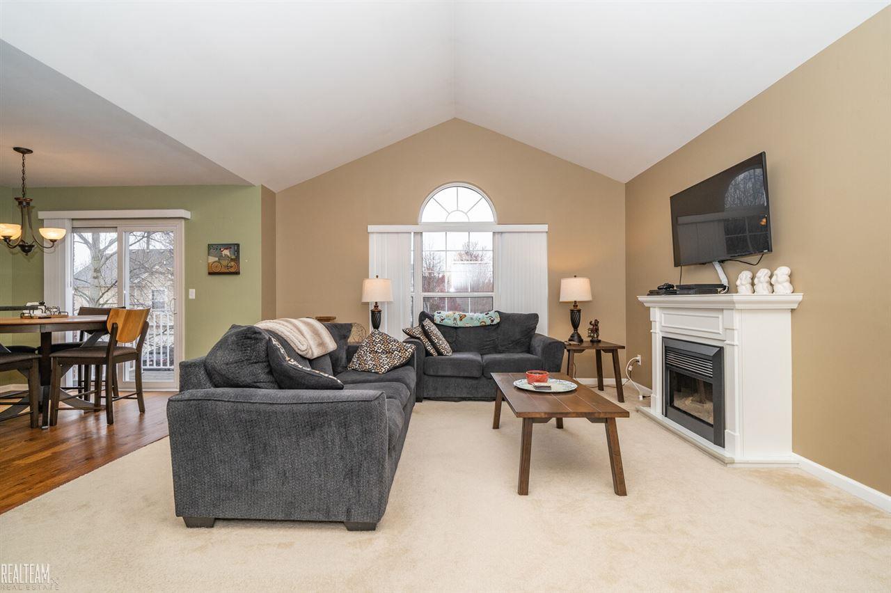 1716 Deepwood Circle, Unit 43 Rochester, MI 48307 - Photo 3 of 18