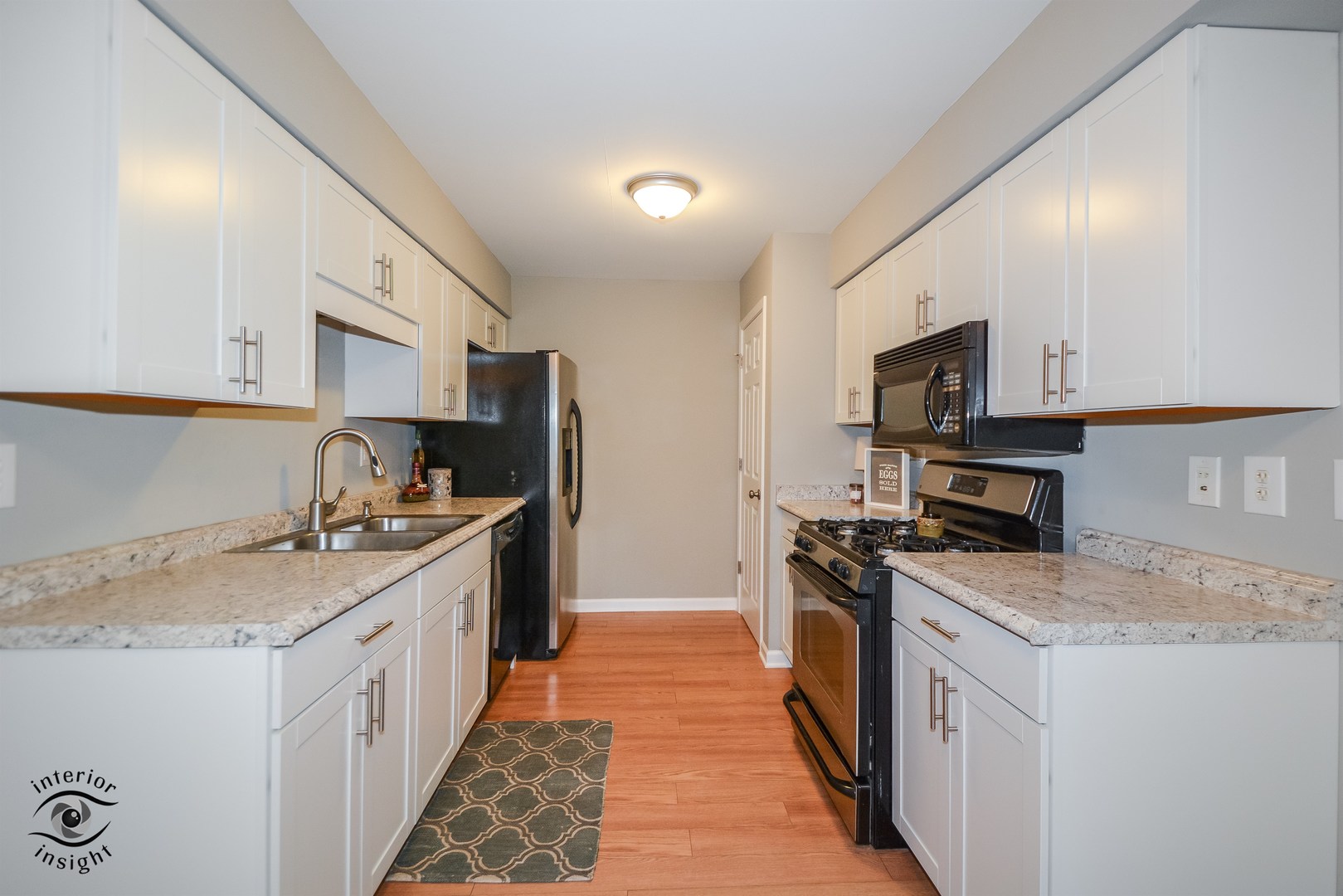 266 Circlegate Road New Lenox, IL 60451 - Photo 9 of 25 a kitchen with a sink stove top oven and refrigerator