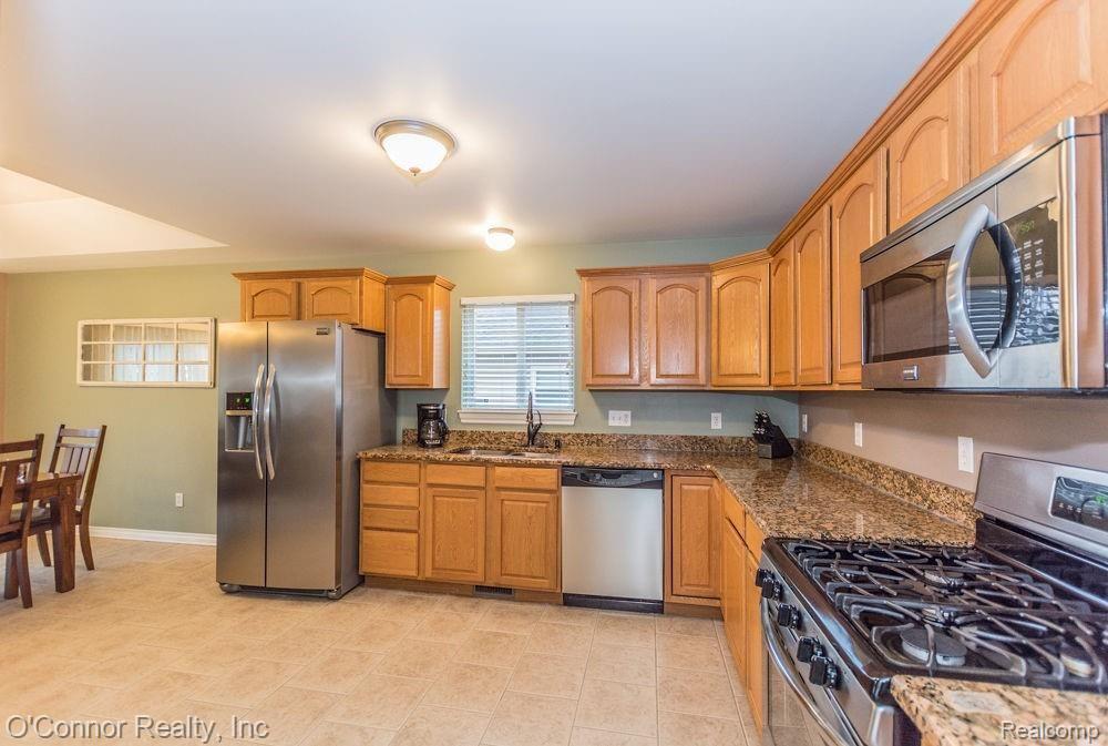 9519 Amy Road Algonac, MI 48001 - Photo 5 of 17