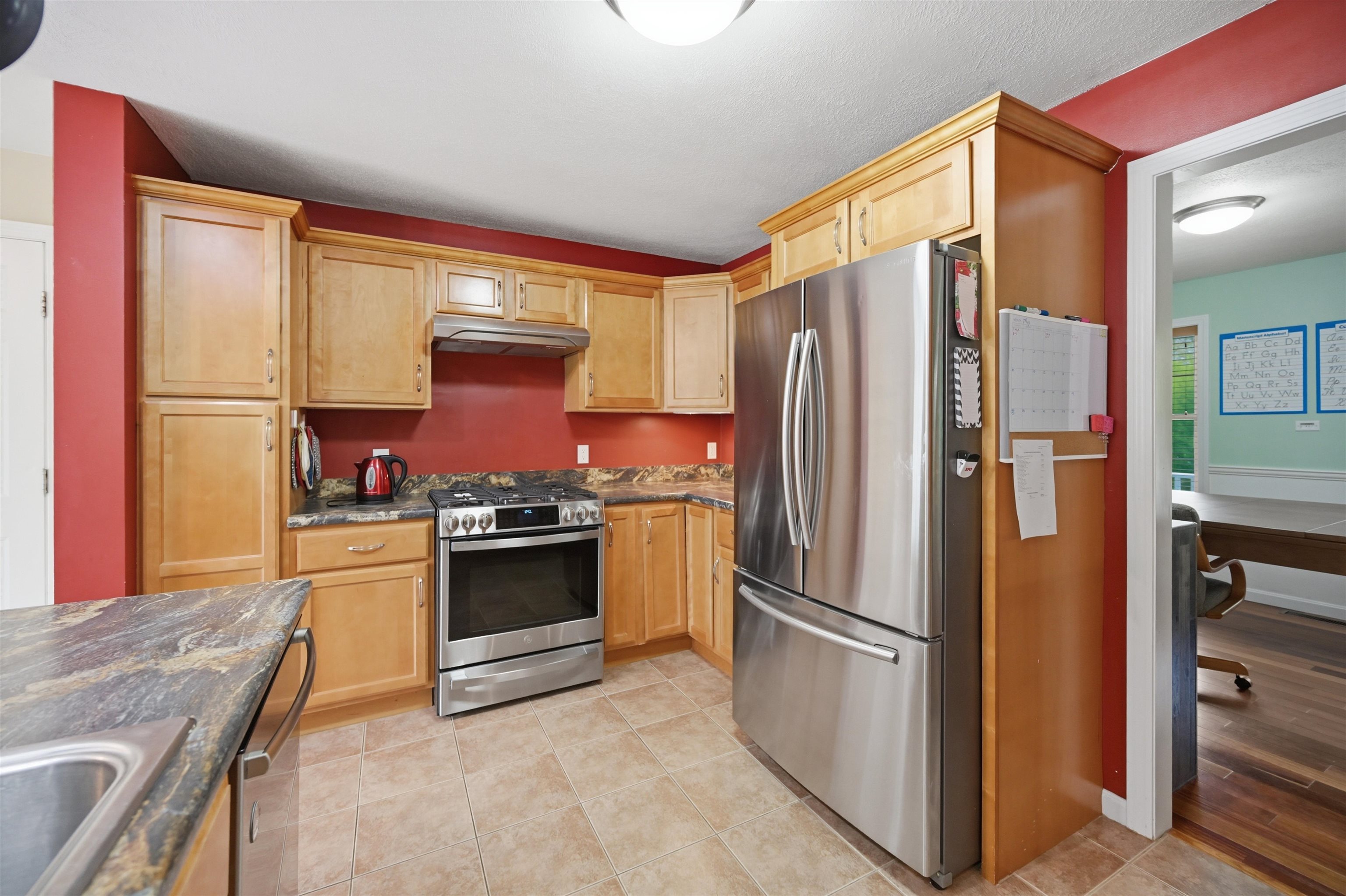 23 Phillips Road Sandown, NH 03873 - Photo 15 of 54