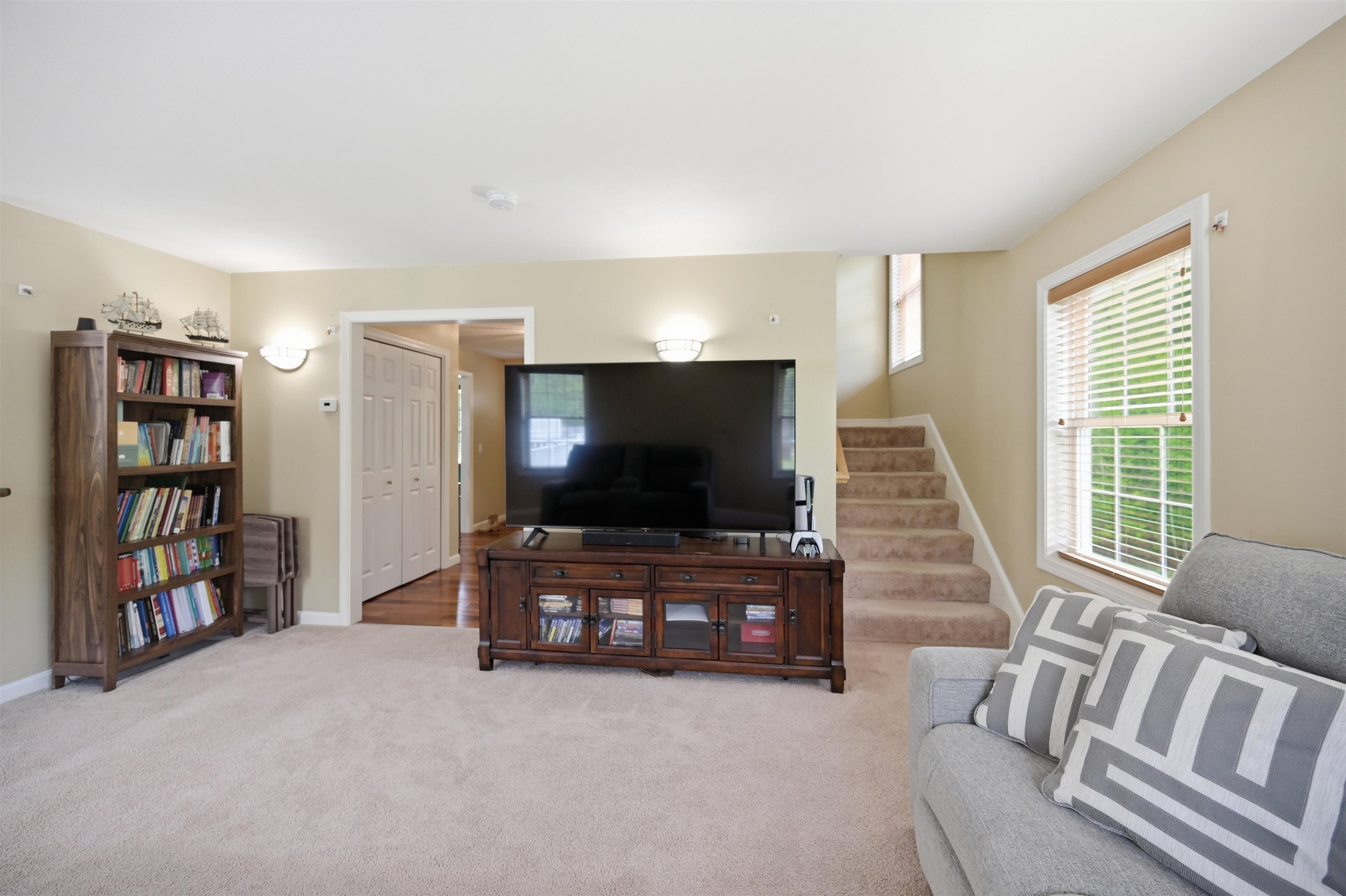 23 Phillips Road Sandown, NH 03873 - Photo 22 of 54