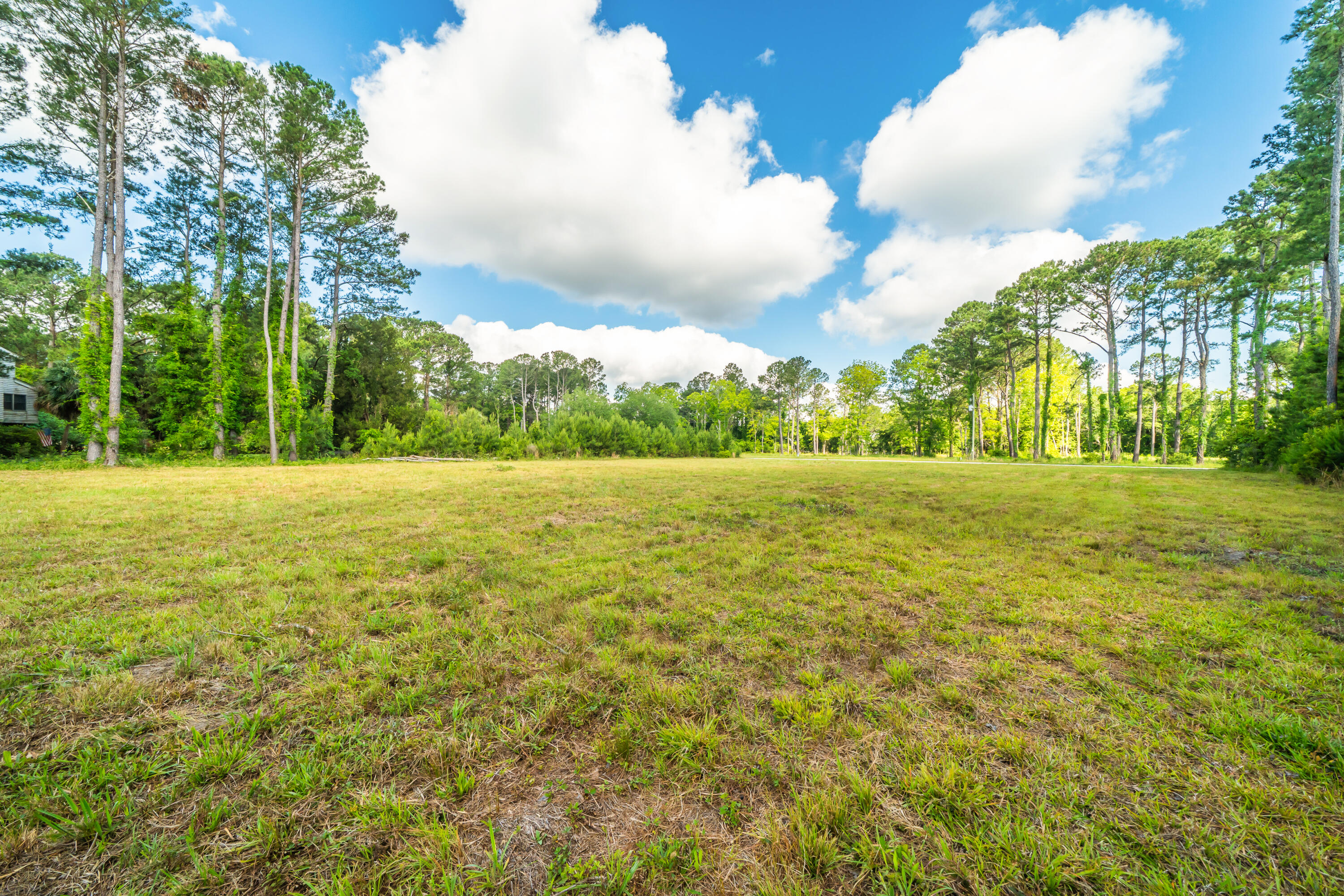 317 McClellan Avenue McClellanville, SC 29458 - Photo 15 of 18 317McClellanAve-KeenEyeMarketing-005