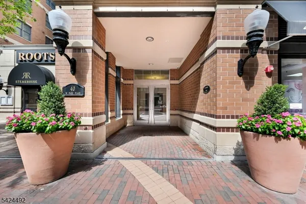 $819,000 | 40 West Park Place, Unit 304, Morristown, NJ 07960