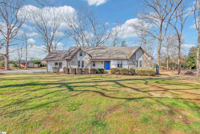 $600,000 | 103 Oak Meadow Drive, Simpsonville, SC 29681