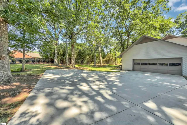 $600,000 | 103 Oak Meadow Drive, Simpsonville, SC 29681