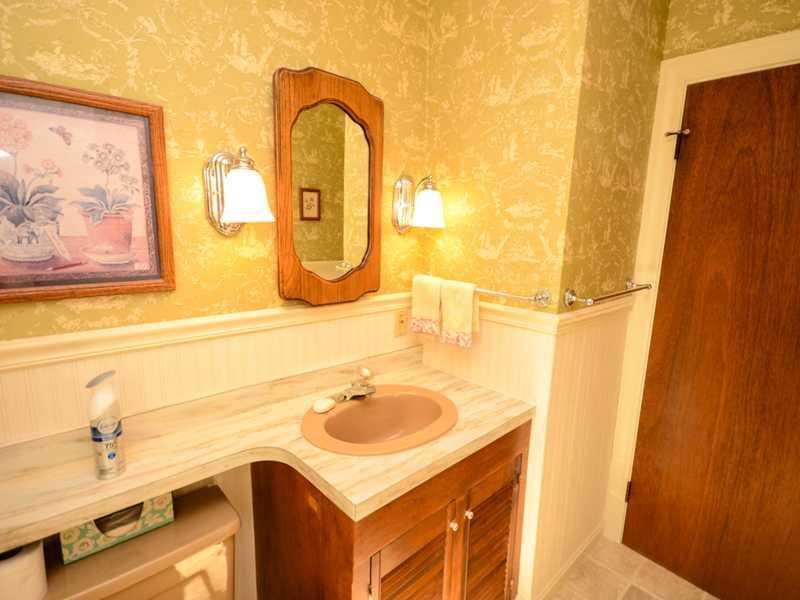 8 Robinson Road Scarborough, ME 04074 - Photo 15 of 34 Bathroom.