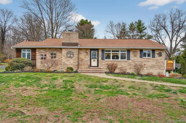 $585,000 | 108 Williamsburg Court, Balmville, NY 12550